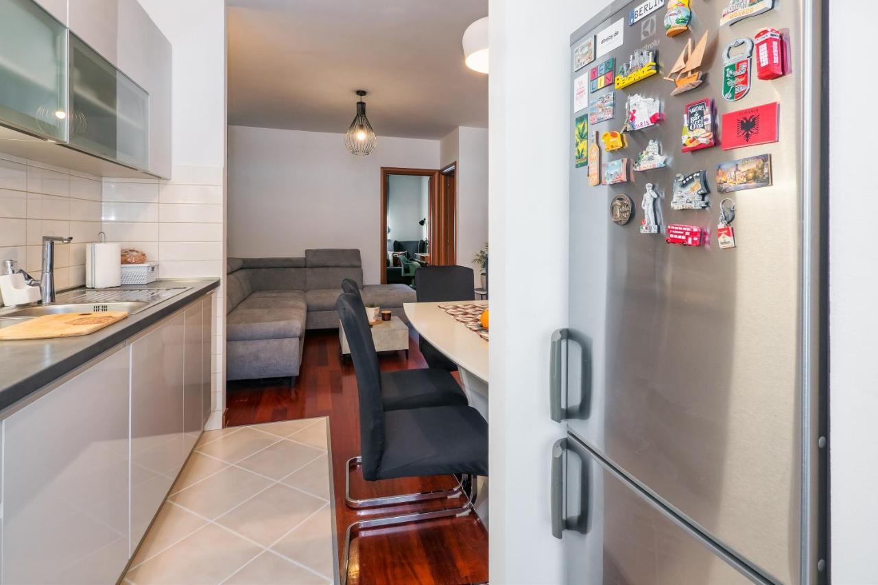 Airy 2-Br Apt W/ Open Layout & Modern Design Leilighet Split Eksteriør bilde