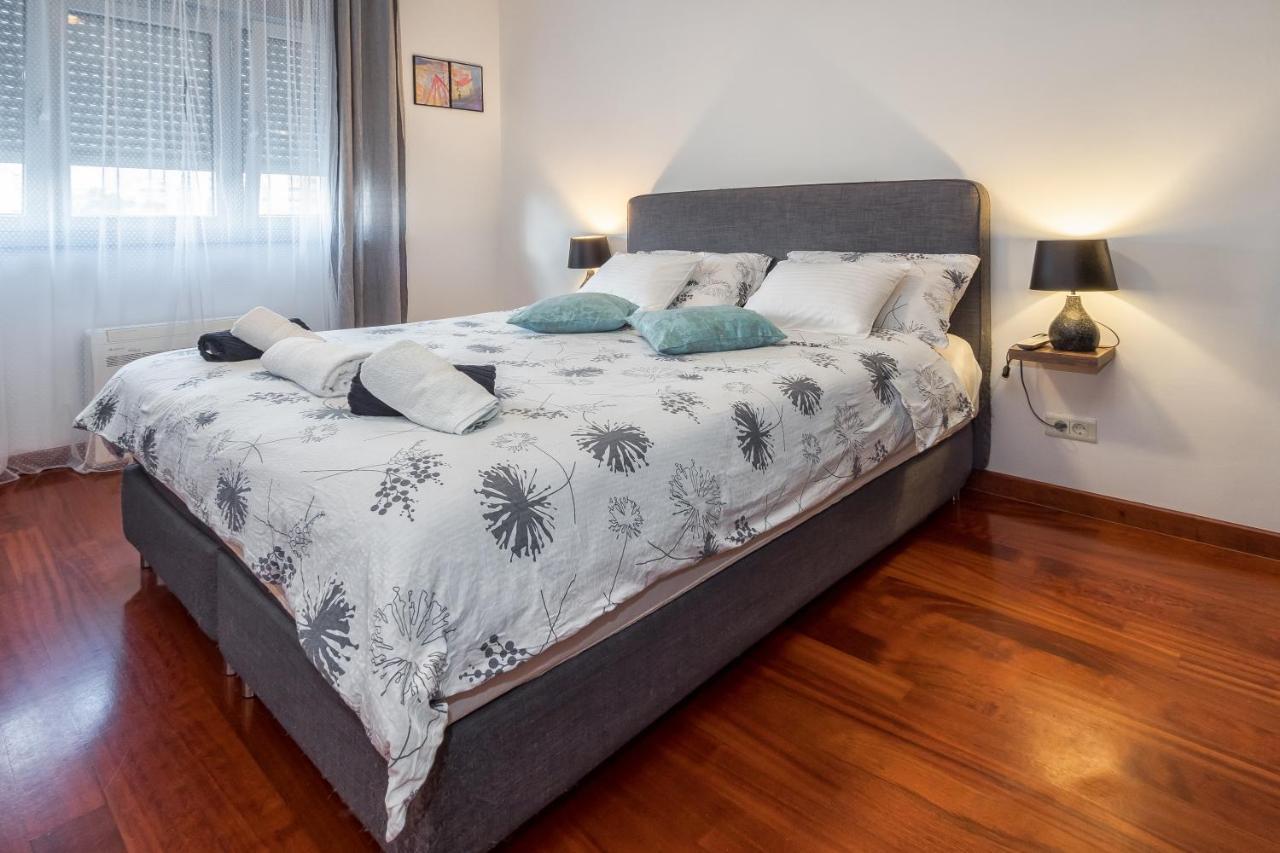 Airy 2-Br Apt W/ Open Layout & Modern Design Leilighet Split Eksteriør bilde