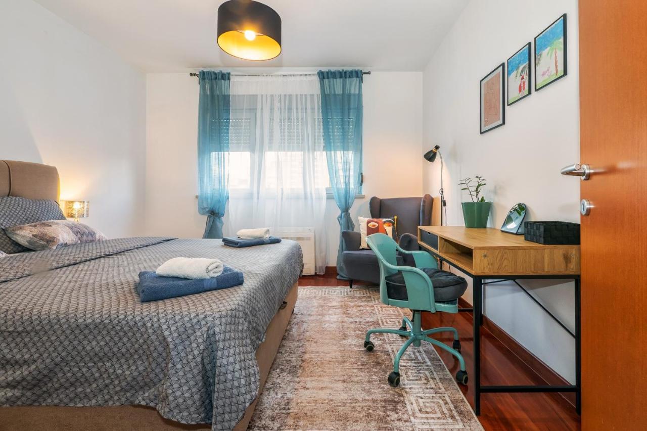 Airy 2-Br Apt W/ Open Layout & Modern Design Leilighet Split Eksteriør bilde