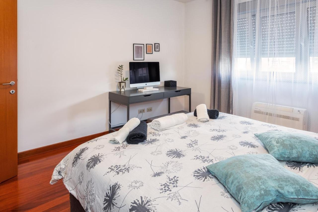 Airy 2-Br Apt W/ Open Layout & Modern Design Leilighet Split Eksteriør bilde