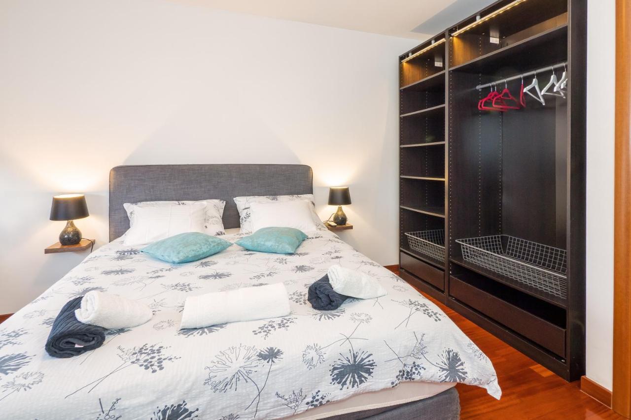 Airy 2-Br Apt W/ Open Layout & Modern Design Leilighet Split Eksteriør bilde