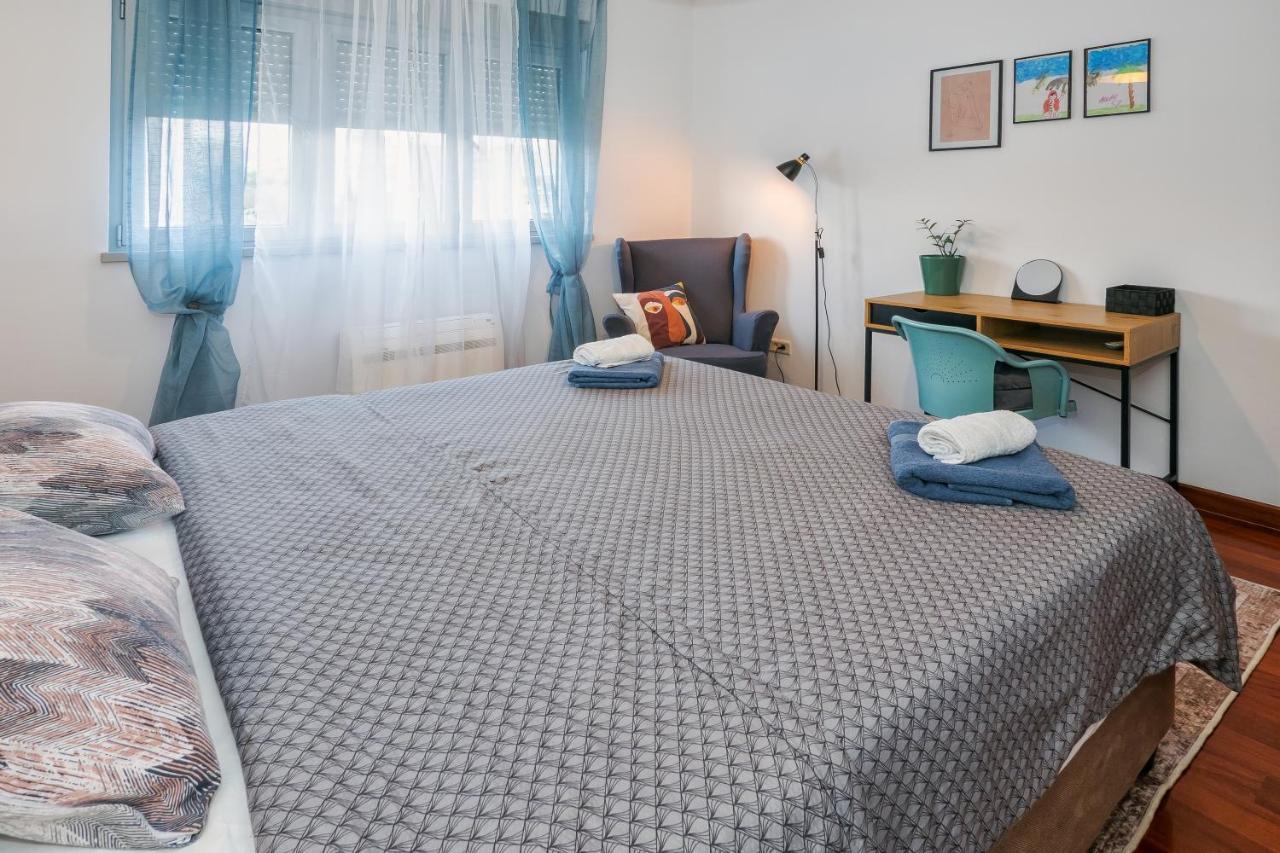 Airy 2-Br Apt W/ Open Layout & Modern Design Leilighet Split Eksteriør bilde