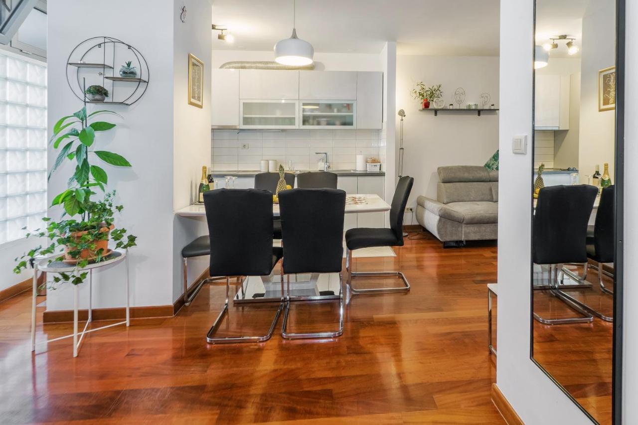 Airy 2-Br Apt W/ Open Layout & Modern Design Leilighet Split Eksteriør bilde